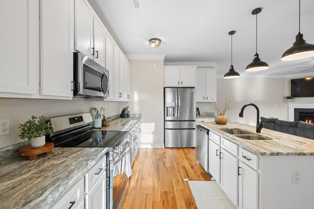 45 ROLLING OAKS DR, Fishersville, VA 22939