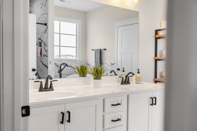 45 ROLLING OAKS DR, Fishersville, VA 22939