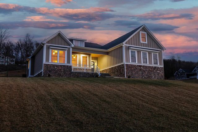 45 ROLLING OAKS DR, Fishersville, VA 22939