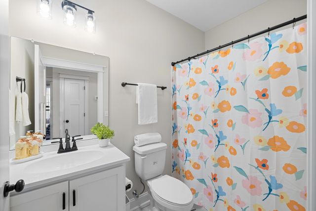 45 ROLLING OAKS DR, Fishersville, VA 22939