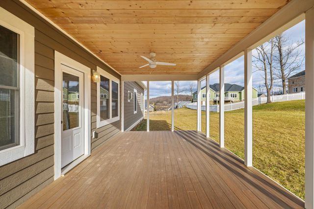 45 ROLLING OAKS DR, Fishersville, VA 22939