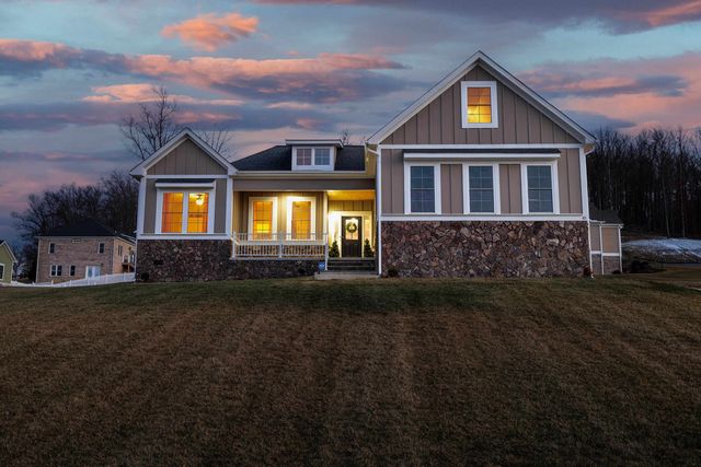 45 ROLLING OAKS DR, Fishersville, VA 22939