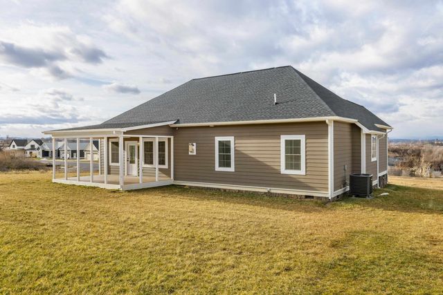 45 ROLLING OAKS DR, Fishersville, VA 22939