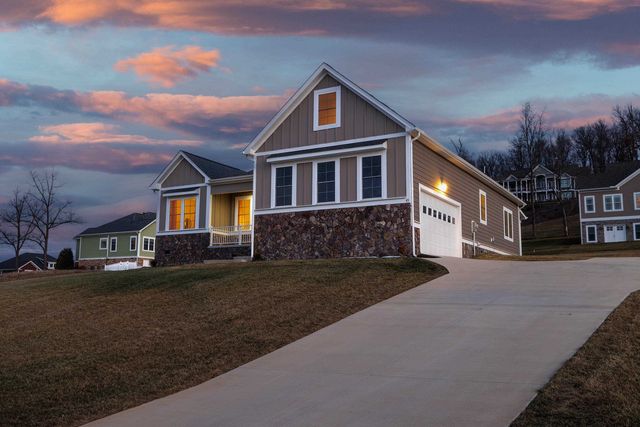 45 ROLLING OAKS DR, Fishersville, VA 22939