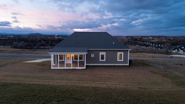 45 ROLLING OAKS DR, Fishersville, VA 22939