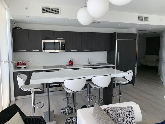 55 SW 9th Street 2706, Miami, FL 33130