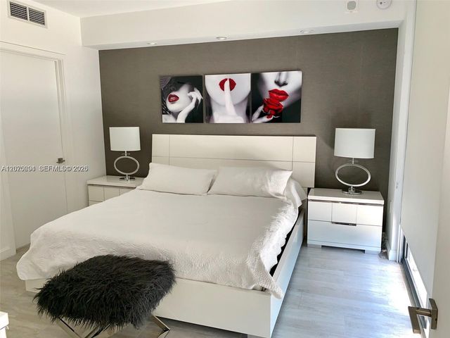55 SW 9th Street 2706, Miami, FL 33130