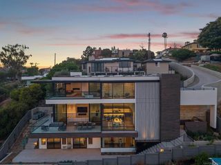 2035 Evergreen, San Diego, CA 92106