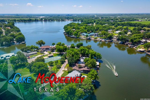 601 WOODLAKE DR, Mcqueeney, TX 78123