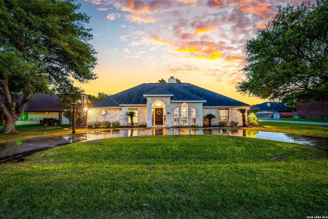 601 WOODLAKE DR, Mcqueeney, TX 78123