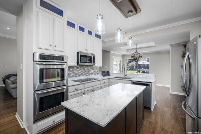 601 WOODLAKE DR, Mcqueeney, TX 78123