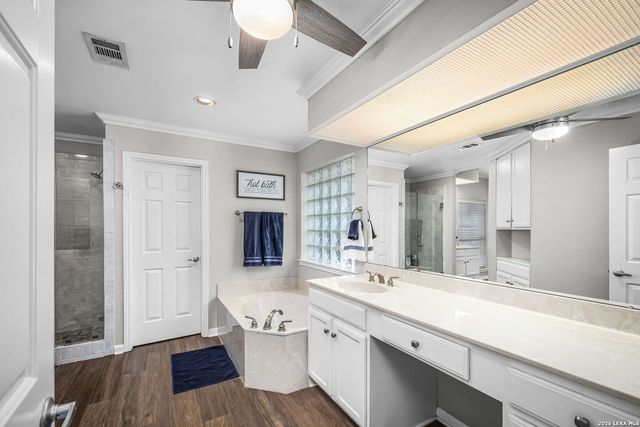 601 WOODLAKE DR, Mcqueeney, TX 78123