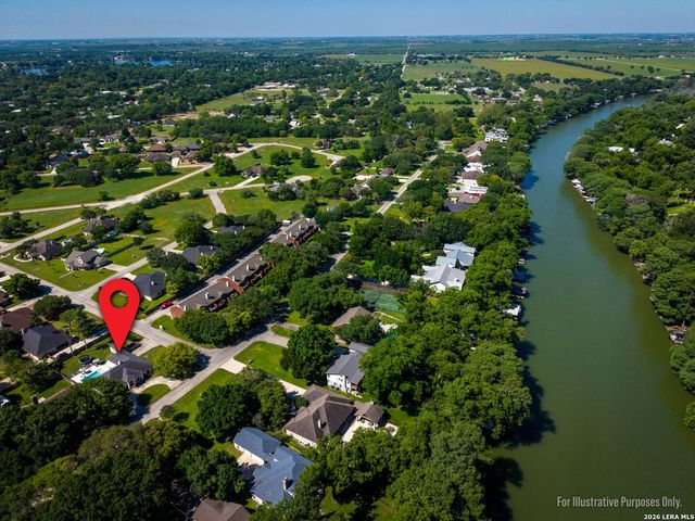 601 WOODLAKE DR, Mcqueeney, TX 78123
