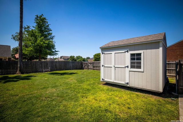 601 WOODLAKE DR, Mcqueeney, TX 78123