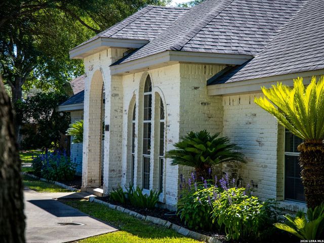 601 WOODLAKE DR, Mcqueeney, TX 78123