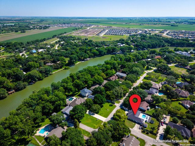 601 WOODLAKE DR, Mcqueeney, TX 78123