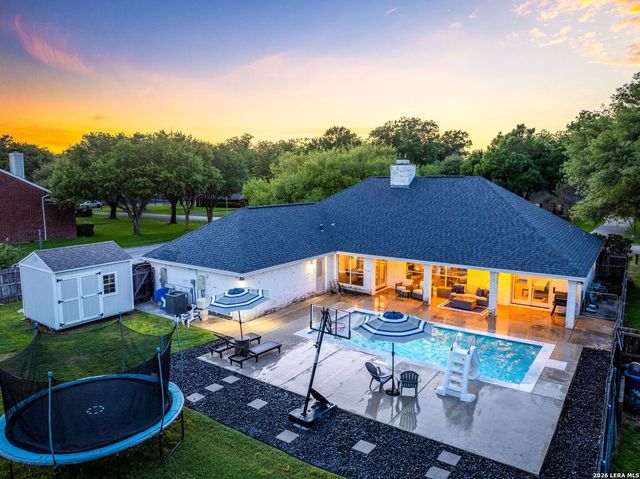 601 WOODLAKE DR, Mcqueeney, TX 78123