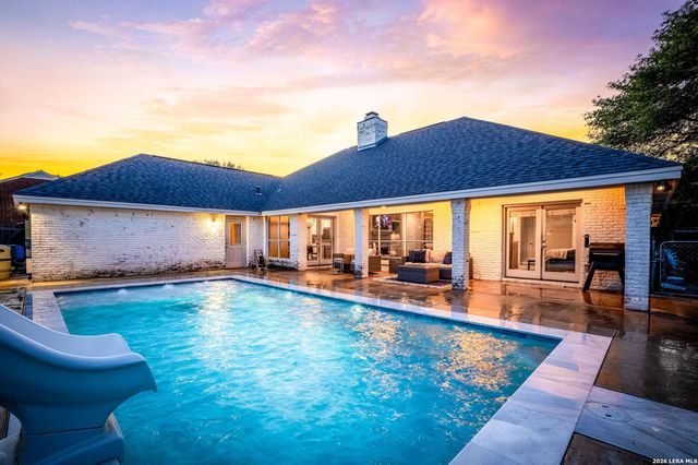 601 WOODLAKE DR, Mcqueeney, TX 78123