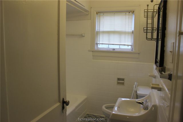 1005 Milner Drive, College Station, TX 77840