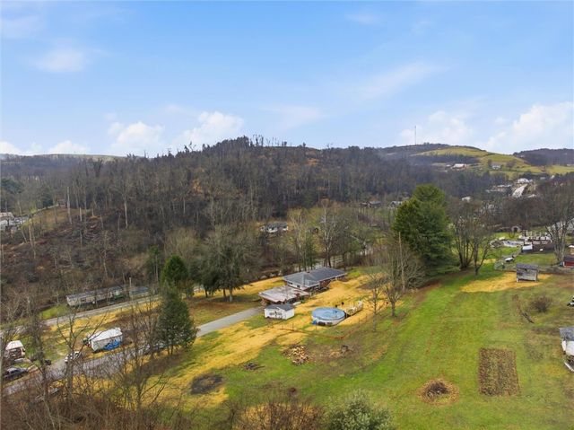 312 Flatwoods Rd, Vanderbilt, PA 15486