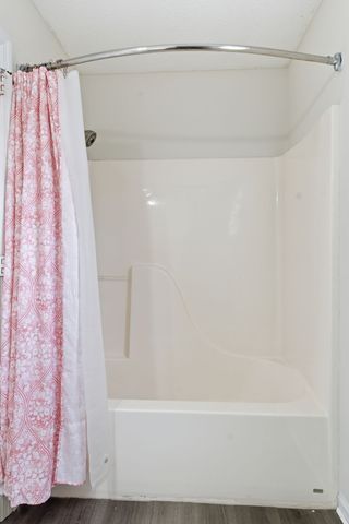 104 Edgehill Ln, Hendersonville, TN 37075