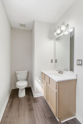 104 Edgehill Ln, Hendersonville, TN 37075