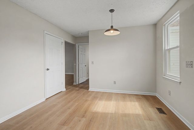 104 Edgehill Ln, Hendersonville, TN 37075