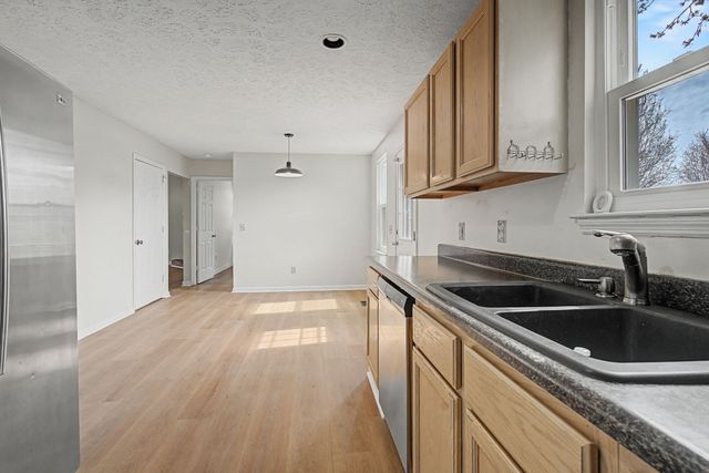 104 Edgehill Ln, Hendersonville, TN 37075