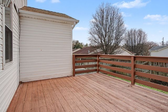 104 Edgehill Ln, Hendersonville, TN 37075