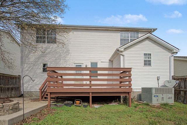 104 Edgehill Ln, Hendersonville, TN 37075