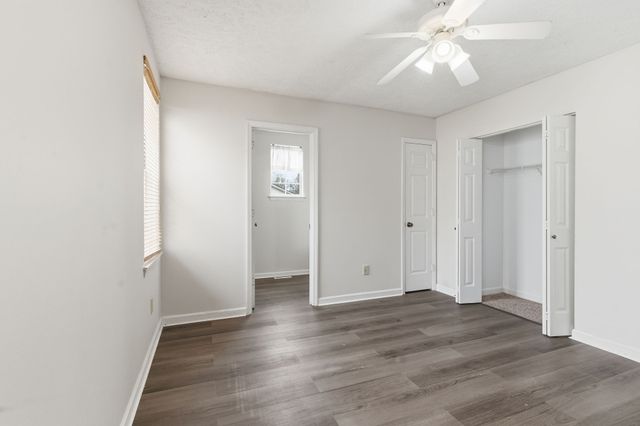 104 Edgehill Ln, Hendersonville, TN 37075