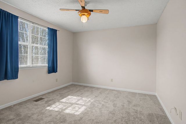 104 Edgehill Ln, Hendersonville, TN 37075