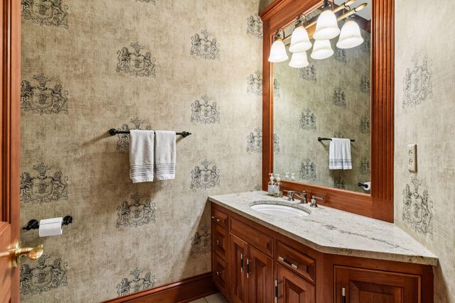 8662 Great Waters Alcove, Eden Prairie, MN 55347