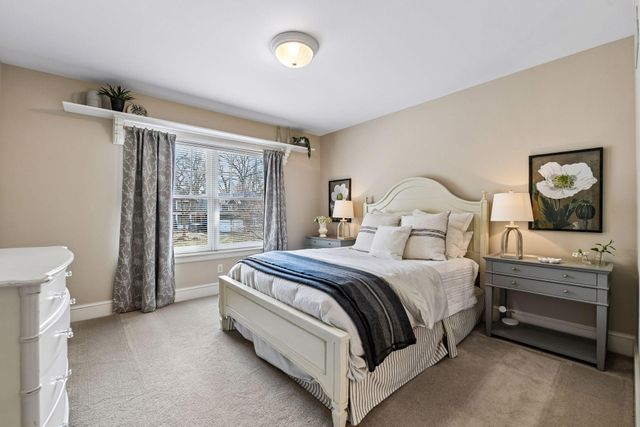 8662 Great Waters Alcove, Eden Prairie, MN 55347