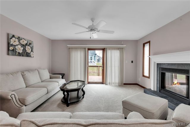 809 Carriage Lane, Lewiston, NY 14092