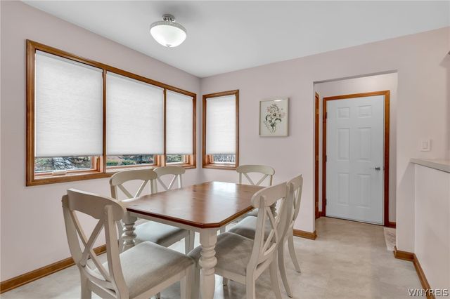 809 Carriage Lane, Lewiston, NY 14092