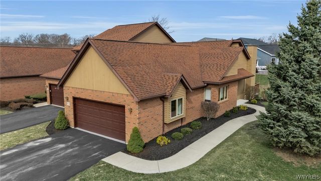 809 Carriage Lane, Lewiston, NY 14092