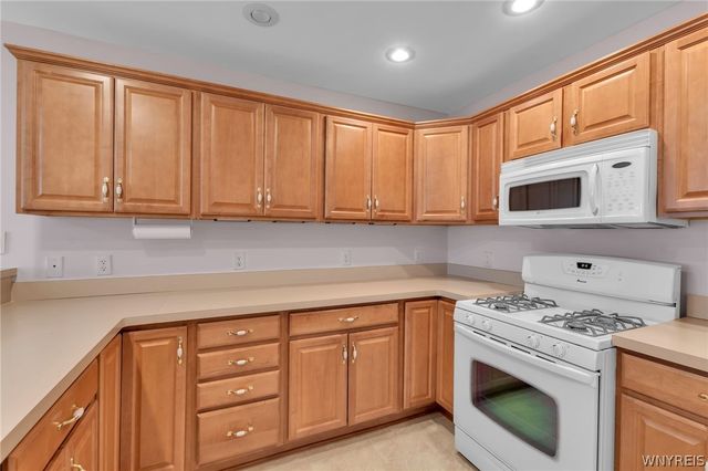 809 Carriage Lane, Lewiston, NY 14092