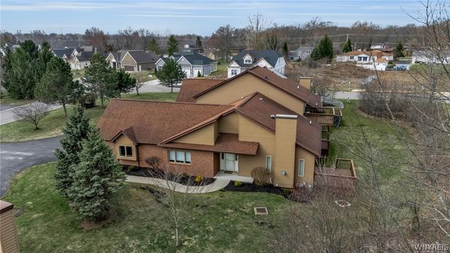 809 Carriage Lane, Lewiston, NY 14092