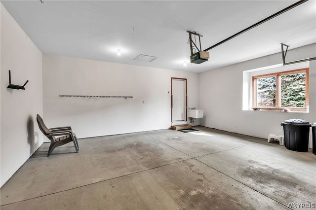 809 Carriage Lane, Lewiston, NY 14092