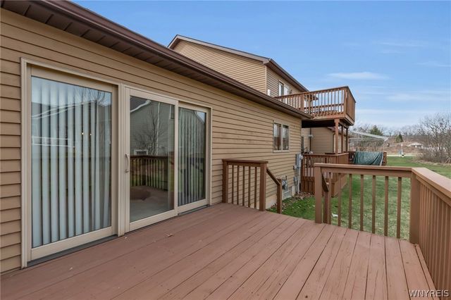 809 Carriage Lane, Lewiston, NY 14092