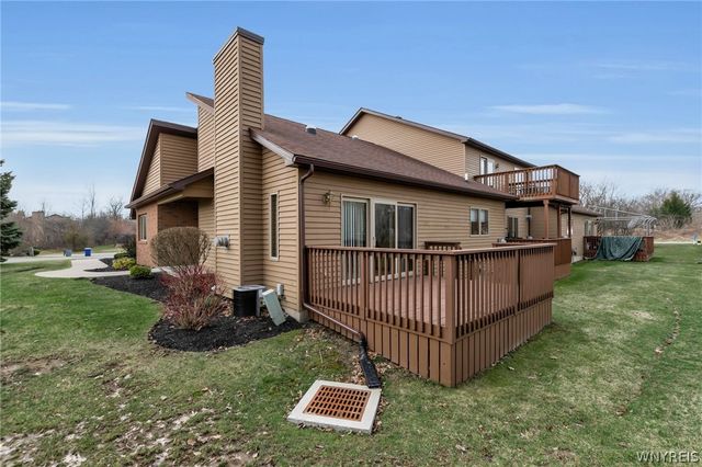 809 Carriage Lane, Lewiston, NY 14092