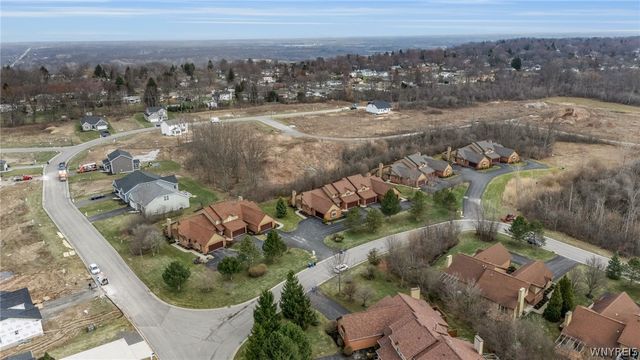 809 Carriage Lane, Lewiston, NY 14092