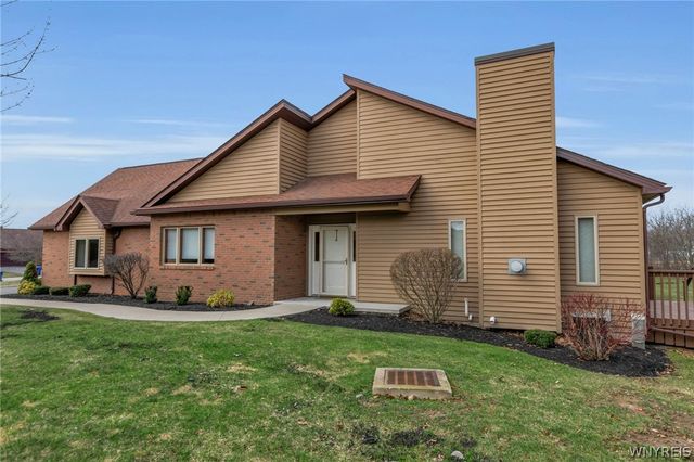 809 Carriage Lane, Lewiston, NY 14092