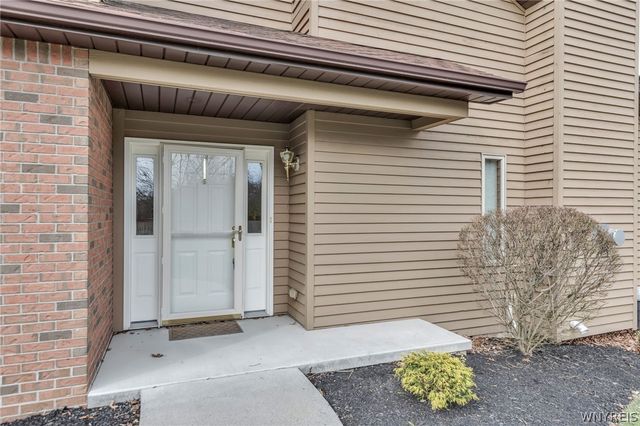 809 Carriage Lane, Lewiston, NY 14092