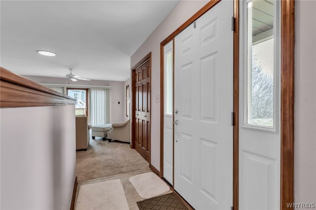 809 Carriage Lane, Lewiston, NY 14092