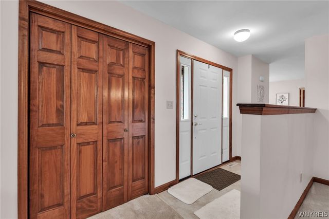 809 Carriage Lane, Lewiston, NY 14092