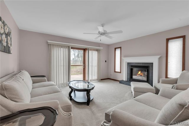 809 Carriage Lane, Lewiston, NY 14092