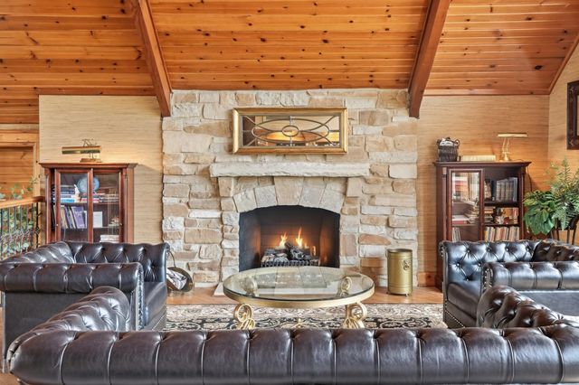 8315 Meadow Lane, St. John, IN 46373