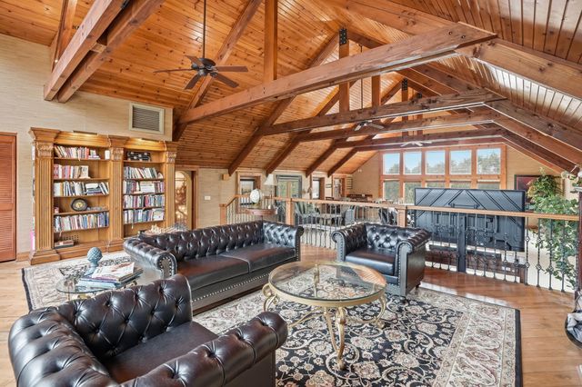 8315 Meadow Lane, St. John, IN 46373